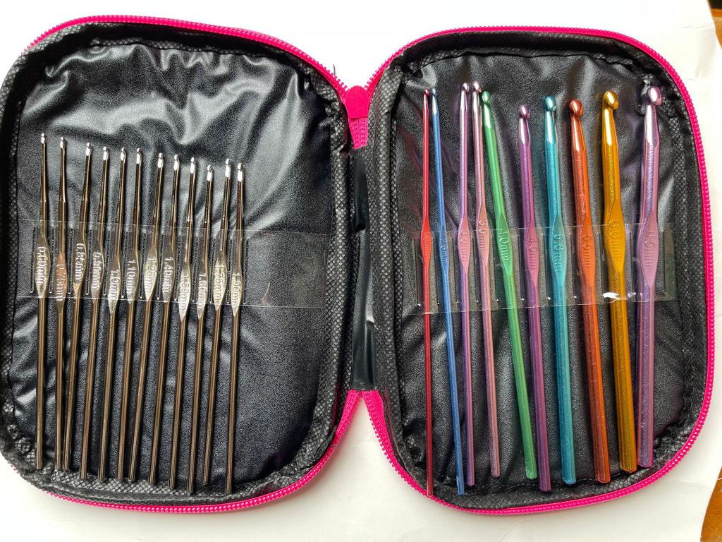 Colored Aluminum Crochet Hooks: European Cross-Stitch & Tunisian Crochet Set (12 Pcs)