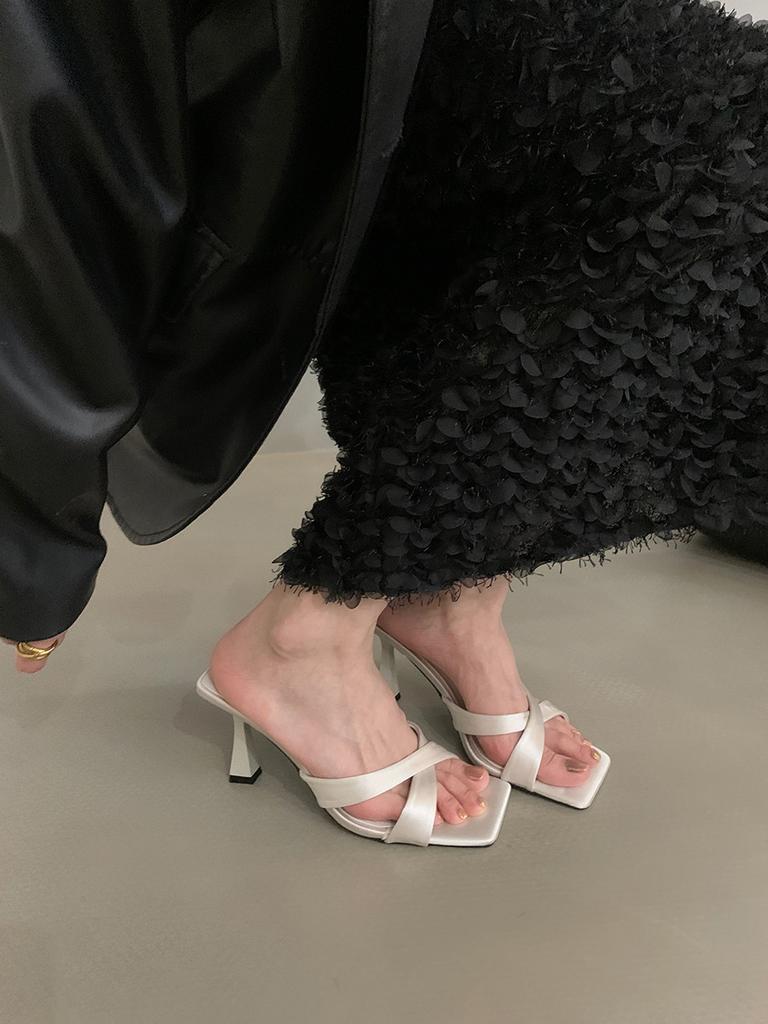 2025 sexy outer wear high-heeled women's sandals summer new square head open-toed cross word with temperament versatile slippers