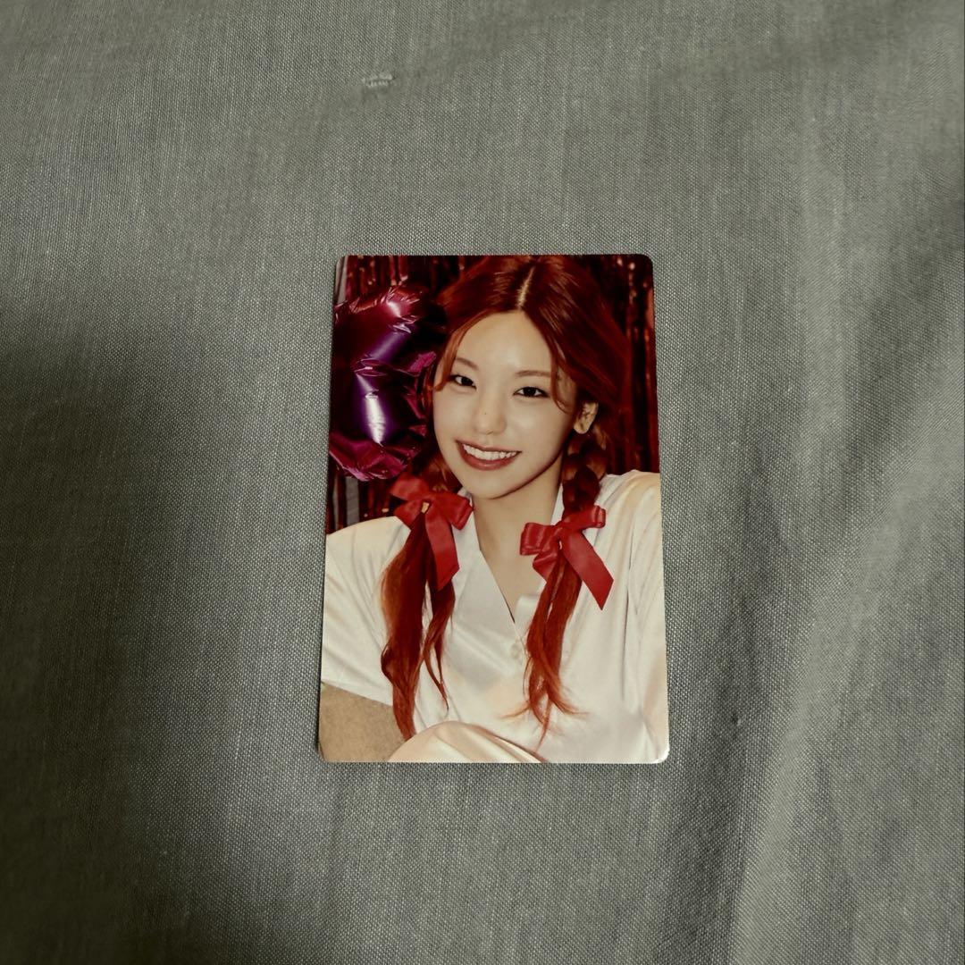 

[USED] ITZY 2022 Seagreen No.41 Yeji Trading Card