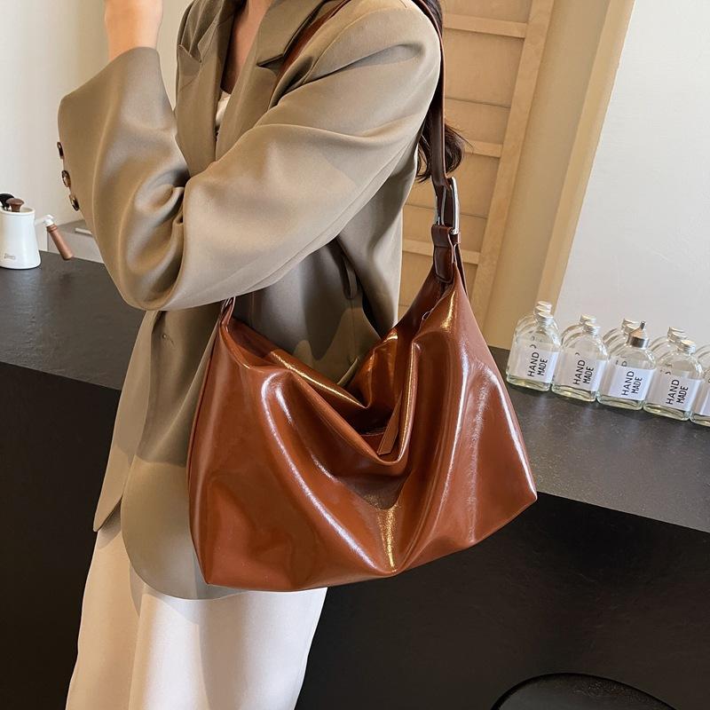 Daily bag soft collapse simple shoulder bag large bag new bag women's large capacity messenger bag tide