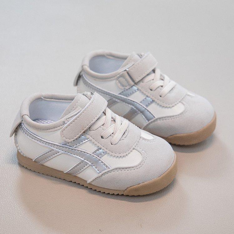 

Children s board shoes 2025 autumn girls shoes soft-soled casual shoes medium and large children s students sports shoes boys low-top shoes 30 yards inner length 18.8cm