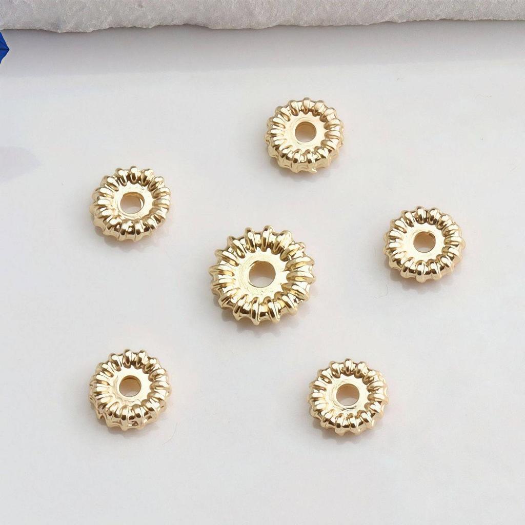 14K Gold plattierte farbechte Zahnradblumen-Abstandshalterperlen für DIY-Kristallarmbänder