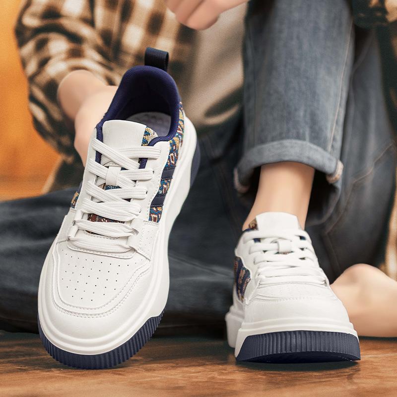 Men's shoes 2025 new summer breathable deodorant trend increases platform white shoes men's sports and leisure board shoes