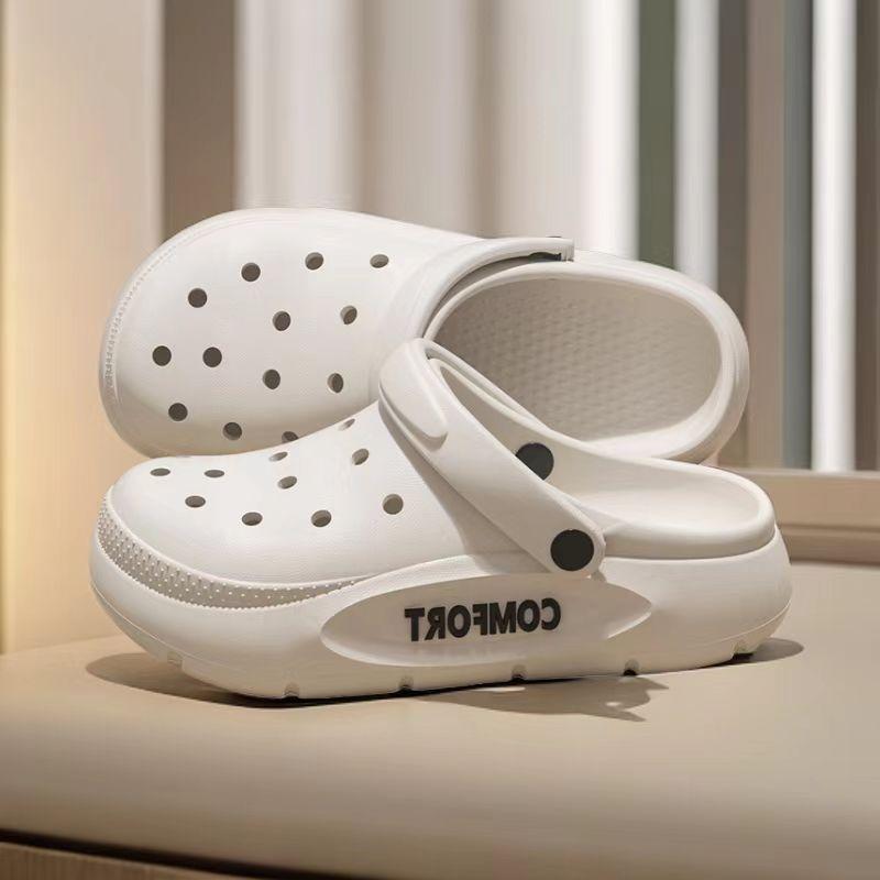 Lightweight Perforated Shoes for Couples, Anti Slip Summer Sandals, Durable for Outdoor Driving for Both Men and Women.