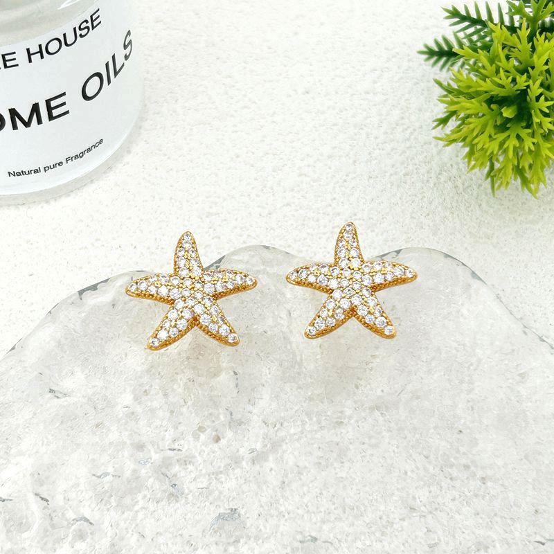 

Light Luxury And Versatile Design Earrings Stud Earrings золотий