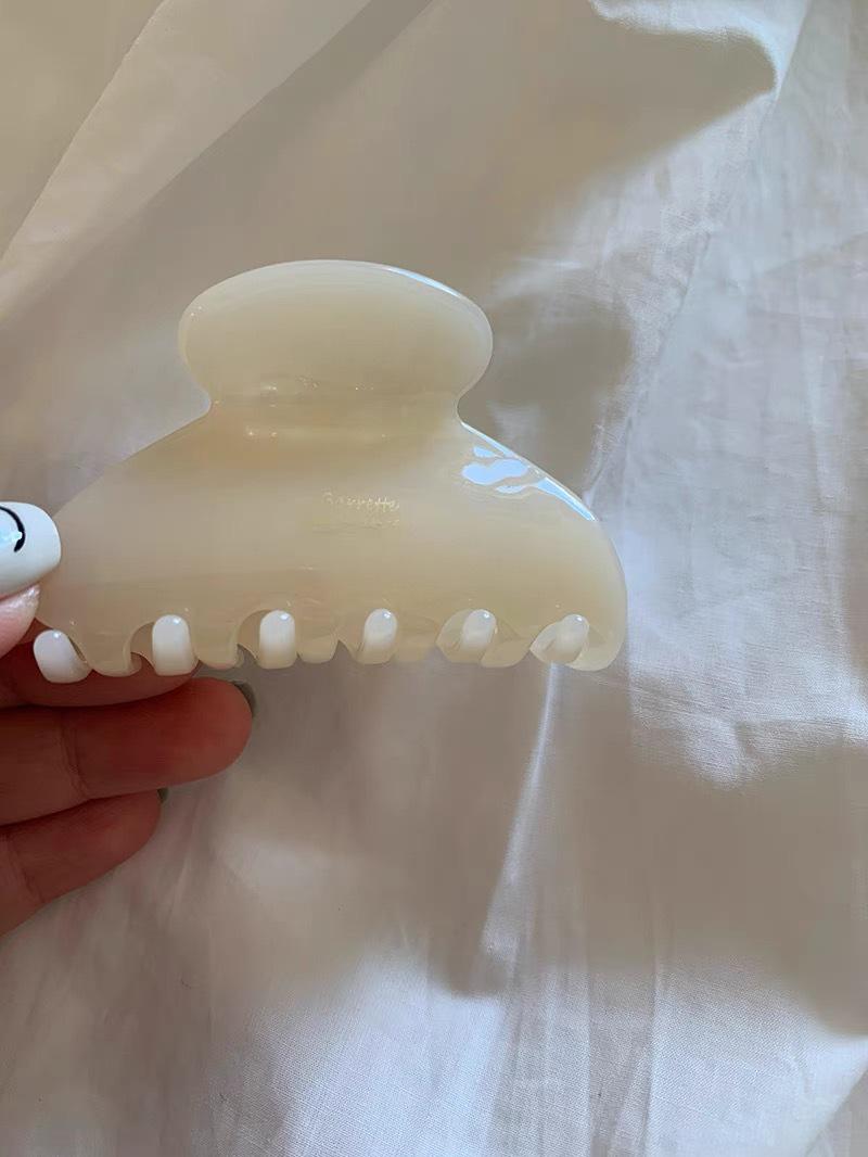 

Французская золотая этикетка Jelly Solid Color Medium Hair Clip - Acetic Acid Half-Claw Shark Clip