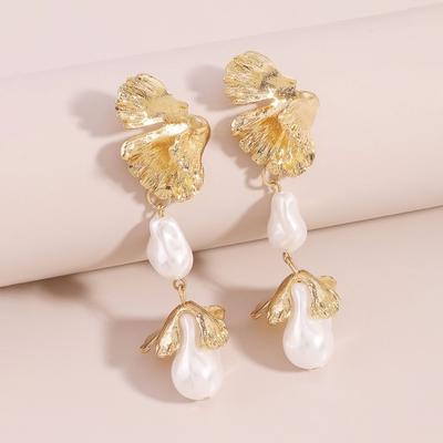 1 çift Kadınlar Düzensiz Dangle Küpe Altın Renk Yaprakları İmitasyon İnci Kolye Küpe Parti Ziyafet Takı Aksesuarları Takı Hediye