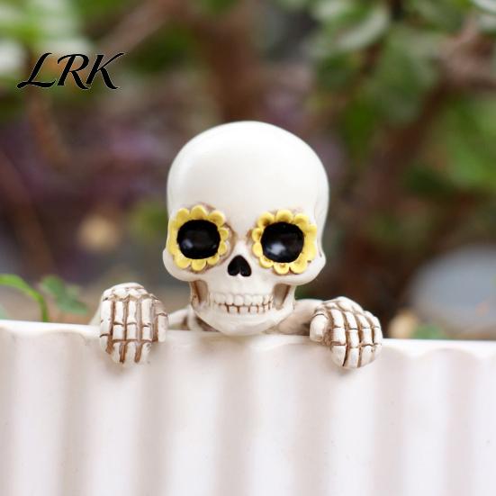 Funny Skull Garden Statues Skeleton Flower Pot Hugger, Resin Planter Statue with Eyes, Mini Creative Yard Art Flowerpot Ornament for Halloween