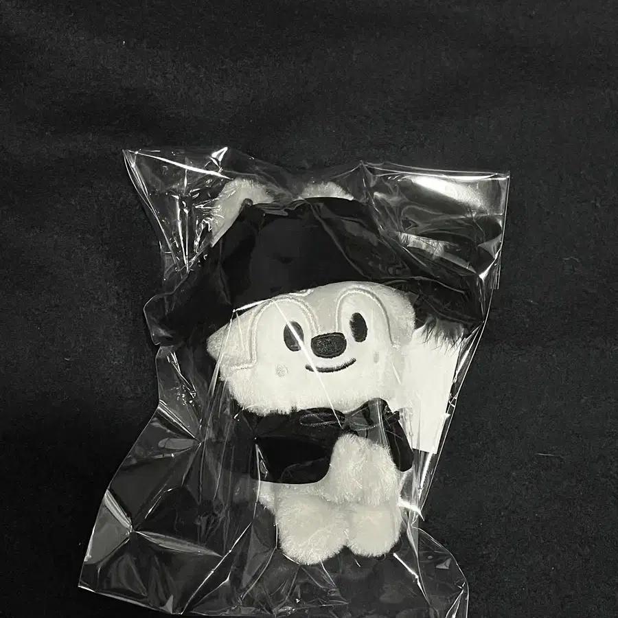 STRAY KIDS Ski-Jew Wolf Chanduit Costume Magnet Flash Keyring Kids