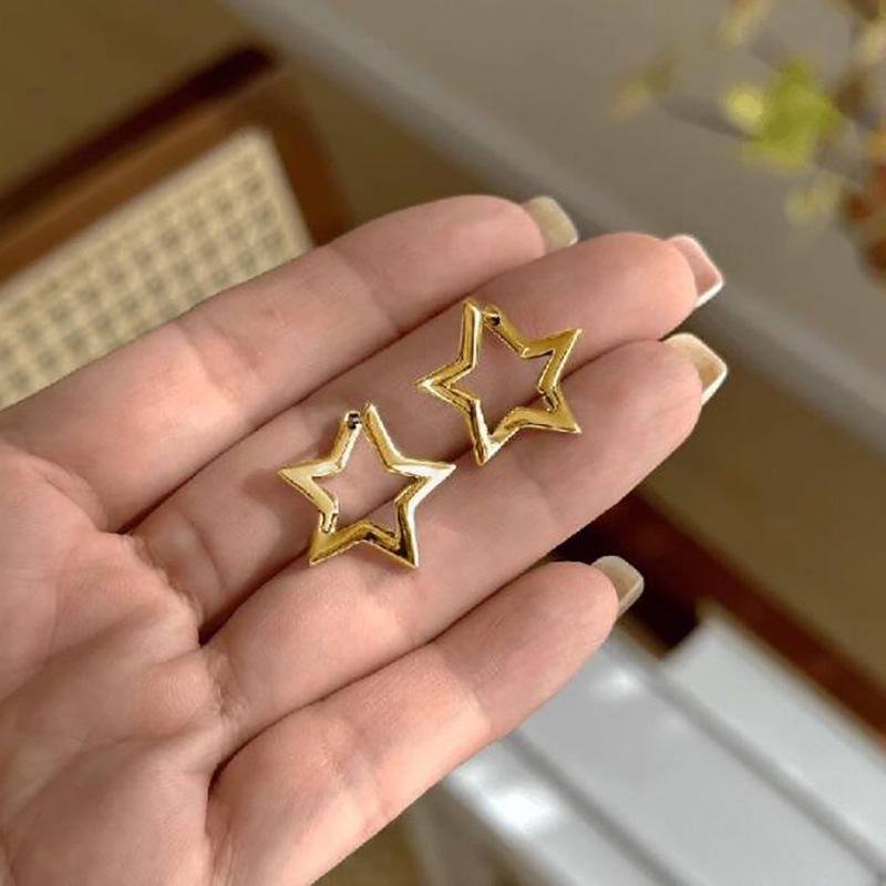 

Women s Exquisite Versatile Minimalist Hollow Star Earrings золотий