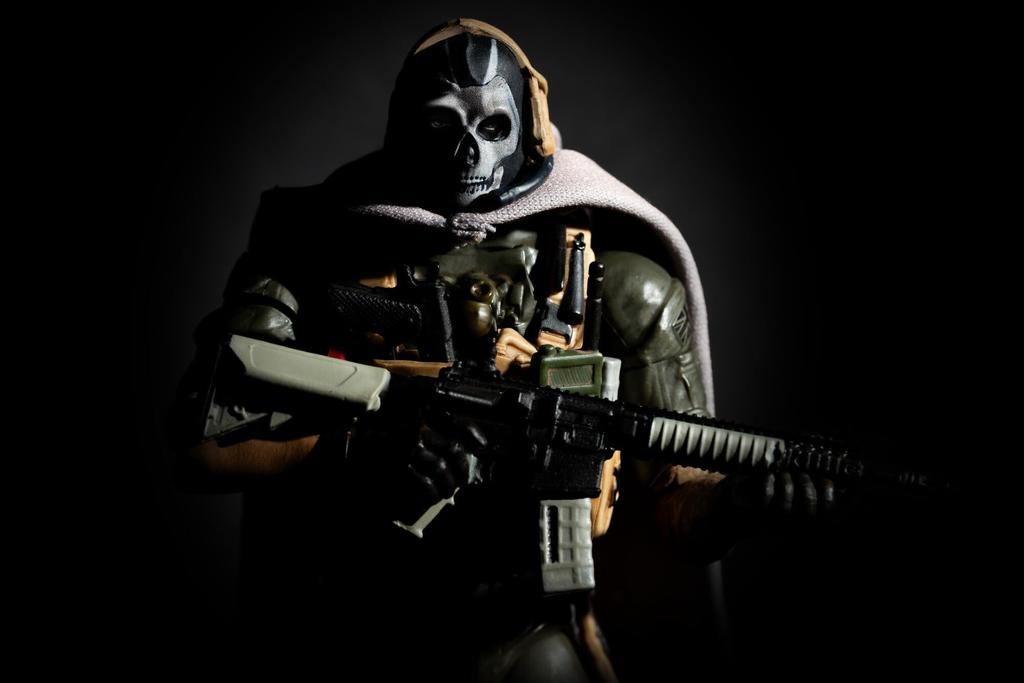 Call of Duty Ghost (Jawbone) - 6.5-inch Articulated Figure with Interchangeable Hands and Weapon Accessories