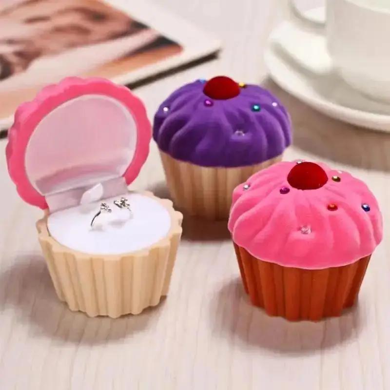 

1 Pcs Velvet Cake Jewelry Box Jewelry Packaging Boxs Ring Necklace Earring Boxs Jewelrys Box For Valentines Gift Party Accessory pinkkhaki