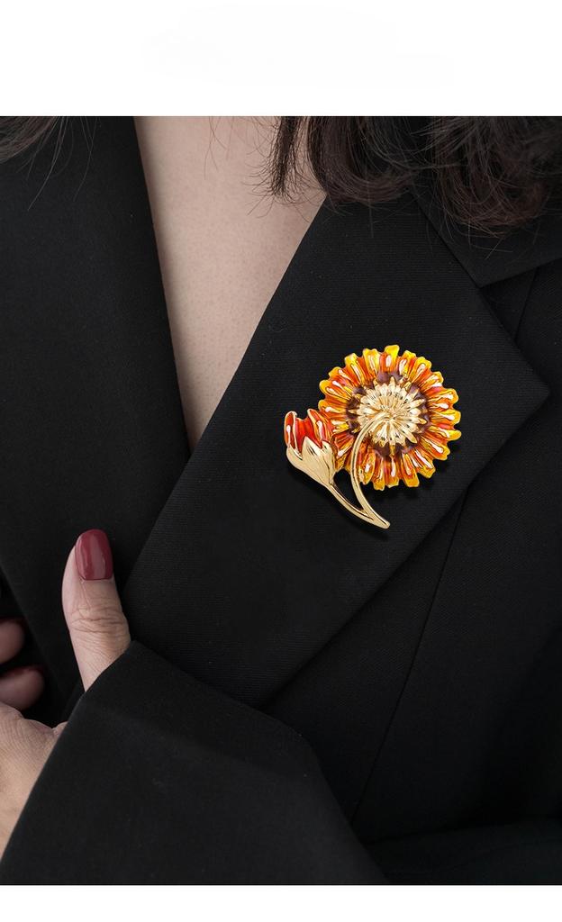 Yellow classic sunflower brooch, sunflower chest flower, floral brooch, women's versatile suit clothing brooch