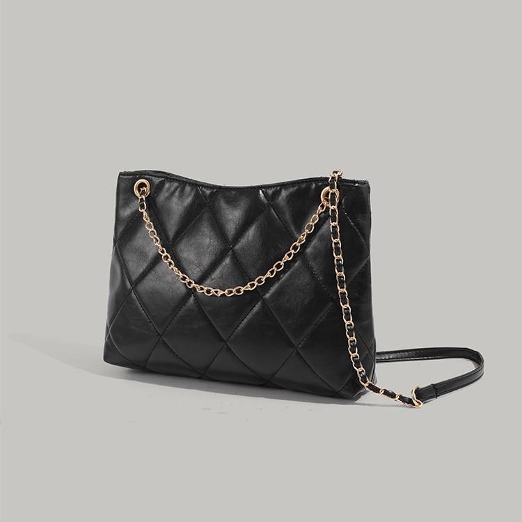 2025 New Small Style Quilted Shoulder Bag Large Capacity Crossbody Bag Fashion Versatile Handbag Trendy Women's Bag