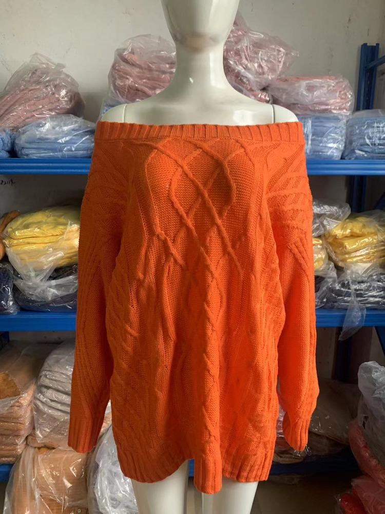 Women's Autumn Winter Knitted Sweater with Round Neck and Cable Knit Pattern Luxurious Relaxed-fit Slimming and Versatile Top