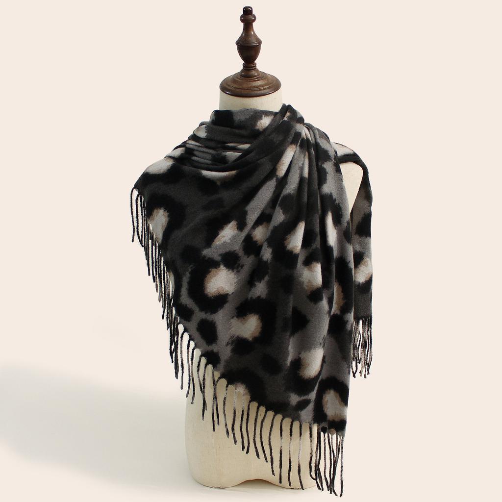 Autumn and Winter New Leopard Print Scarf Women Warm Versatile Scarf Comfortable Stylish Shawl