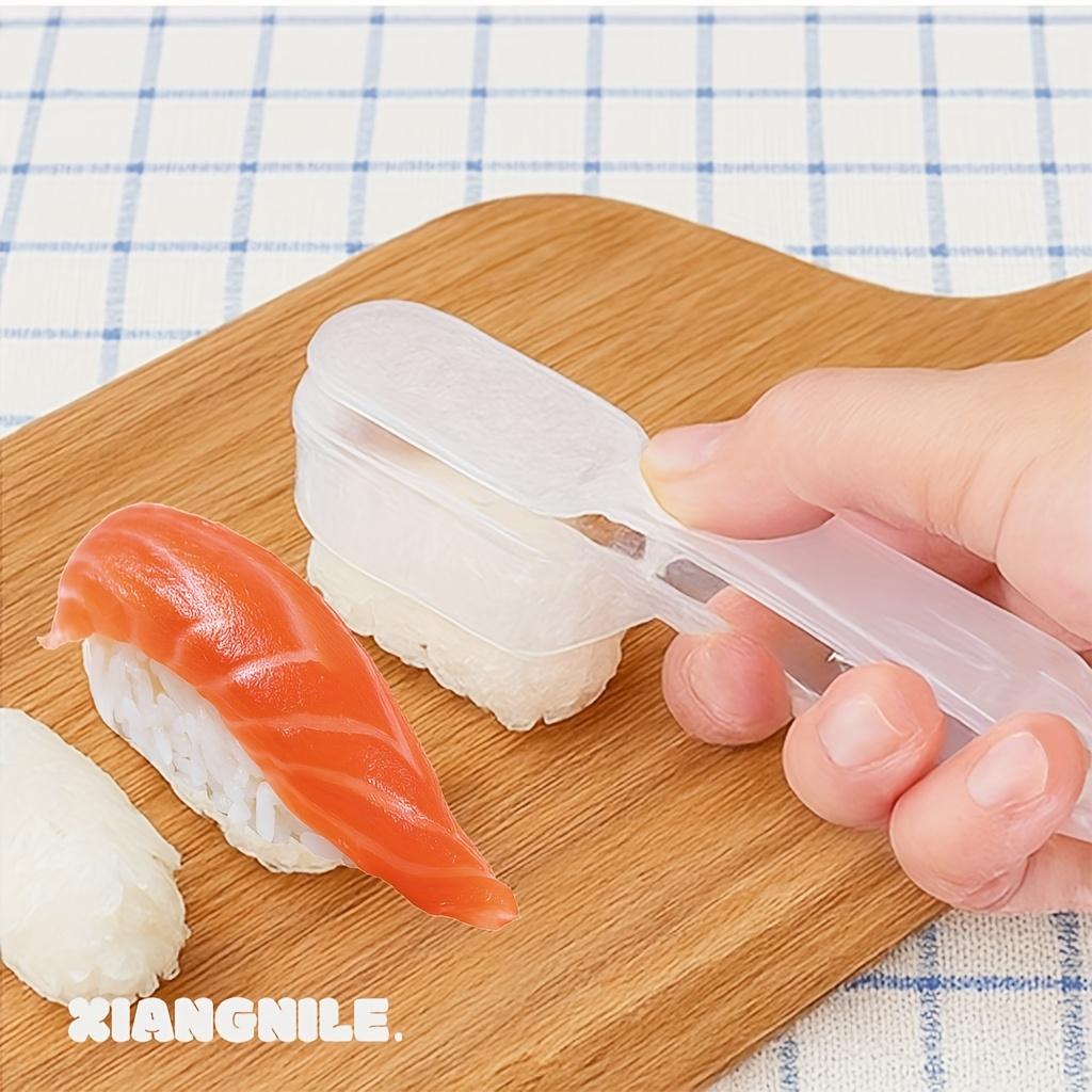 2pcs Sushi Mold Set Handheld and Easy-to-Use for Making Mini Rolls Practical Cute Kitchen Baking Helper