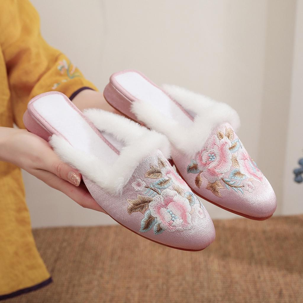[Yueru] 2024 New Embroidered Women's Winter Indoor Han Elements Antique Embroidered Shoes Hanfu Women's Fleece Slippers