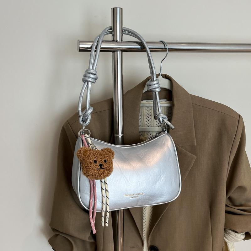 Solid color niche design simple and fashionable dumpling bag new versatile shoulder armpit messenger bag