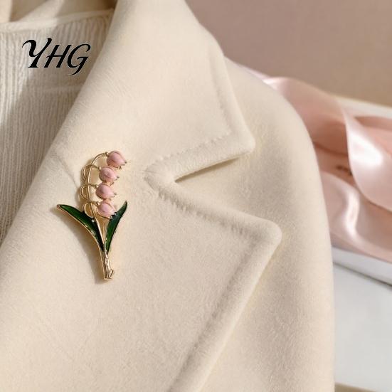 Alloy Flower Brooch Pin for Women, Golden Plated Floral Lapel Badge Pin, Retro Blossom Jewelry Daily Wear Parties Vintage Botanical