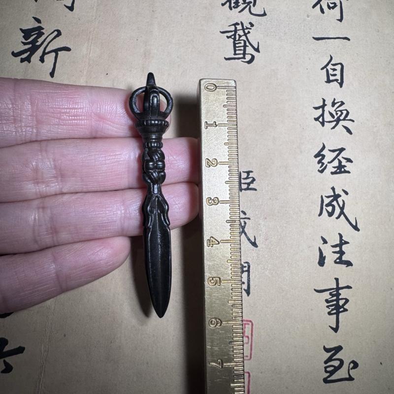Antique Iron Tibetan Style Vajra Ornament For Play And Decoration