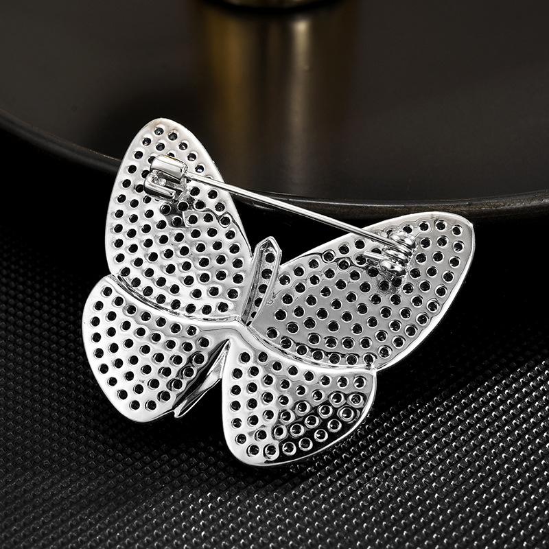 European Heavy Industry Luxury Elegant Exquisite Butterfly Brooch Temperament Versatile Full Zirconium Coat Accessories Anti-light Buckle