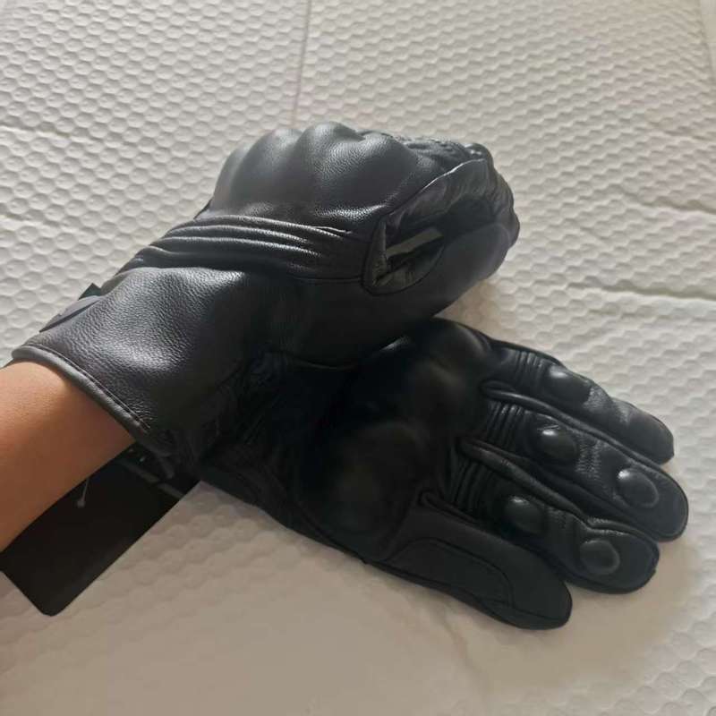 MOTOWOLF Motorcycle Winter Riding Windproof Snow Warm Gloves Leather Thickened Plush Thermal Snowmobile Glove Motocross Mittens