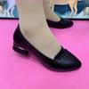 2024 new fashion casual single shoes light mouth medium low heel soft sole soft leather pointed work shoes mother single shoes women's summer