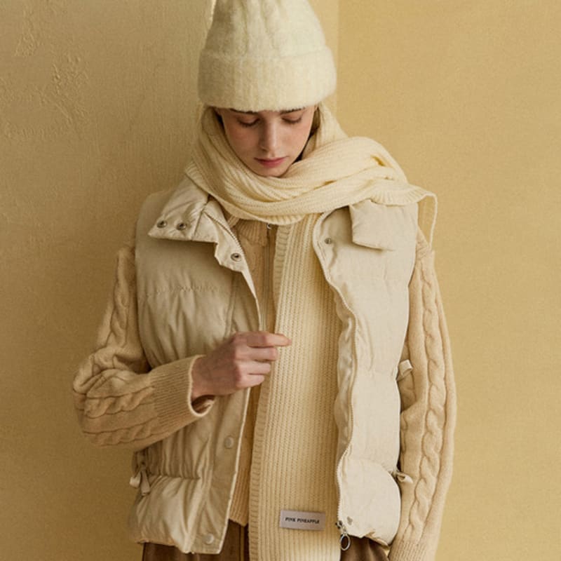 

PINK PINEAPPLE BASIC RIB MUFFLER_IVORY IVORY_FREE