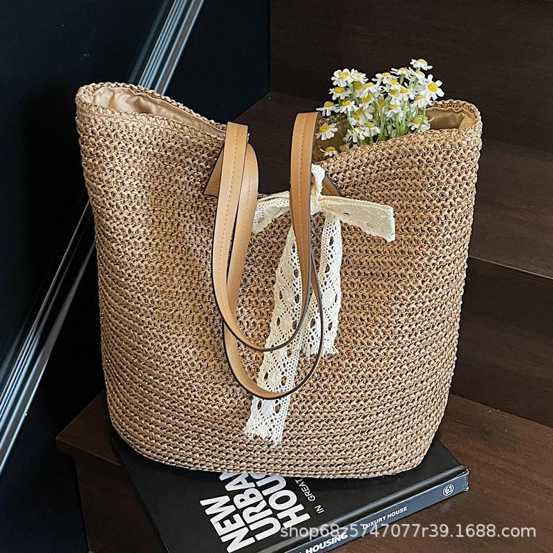 Large capacity bag women's bag 2025 new versatile one-shoulder seaside vacation beach bag woven straw tote bag