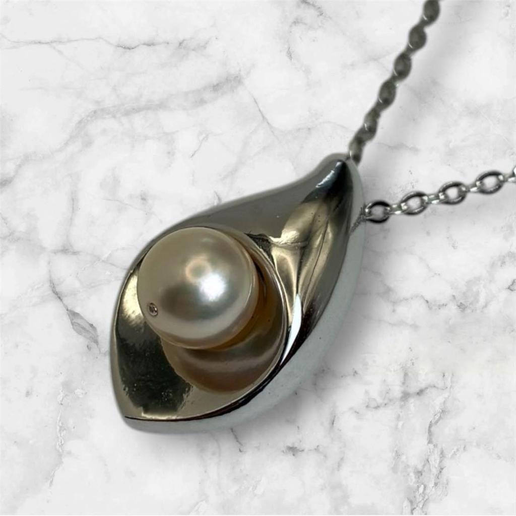 Used TASAKI Silver Pearl Necklace Petal