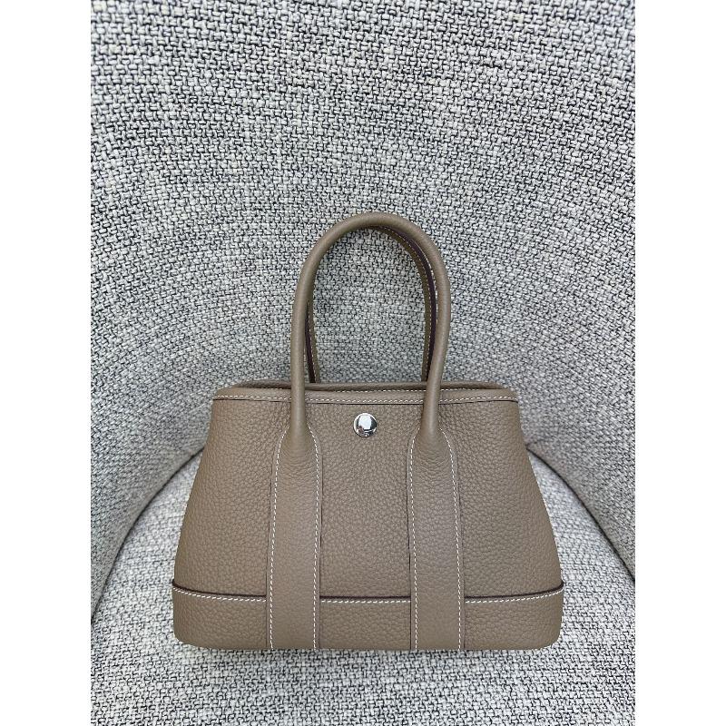 Borsa da giardino cucita a mano con filo cerato, ferramenta interamente in acciaio, borsa da donna portatile in pelle bovina primo strato con motivo a collo di mucca Ntogo