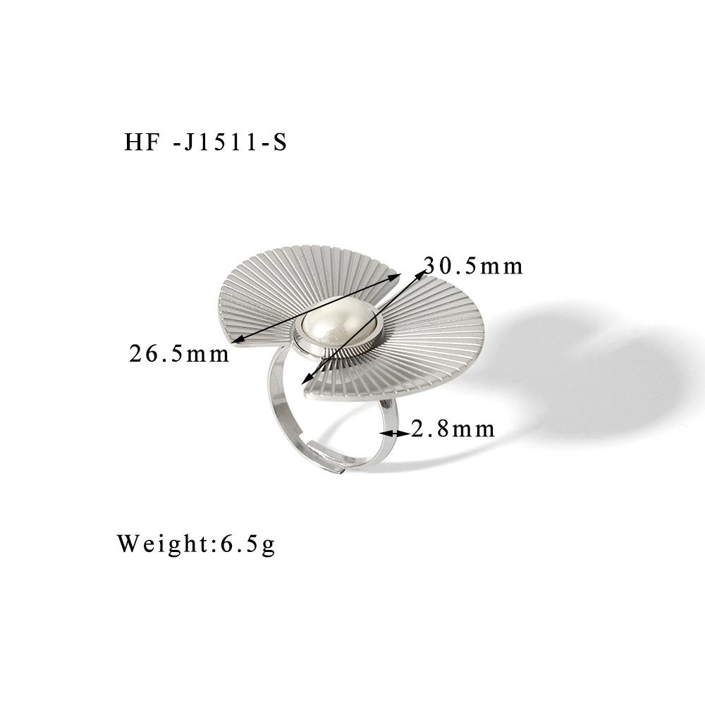 French-inspired European and American Internet Celebrity Pearl Fan-shaped 18K Gold-plated Titanium Steel Earrings for Women