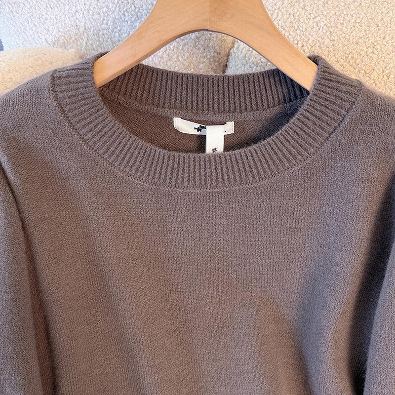 Large Size Women's Winter New-style Sweater with Round Neckline, As A Stylish Base Layer and Long-sleeved Top