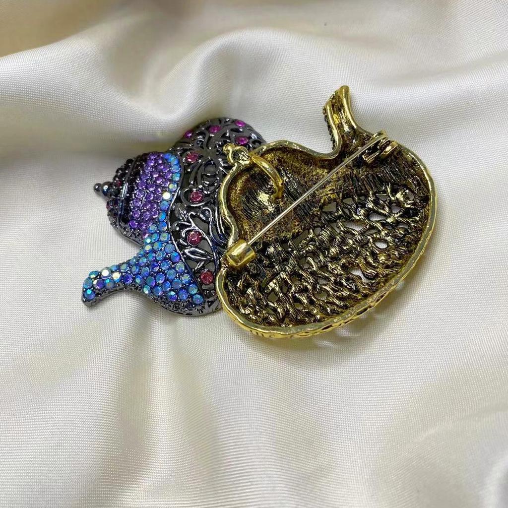 Exotic Search Banner Magic Lamp Brooch Creative Teapot Diamond Pin Women'S Versatile Coat Accessories