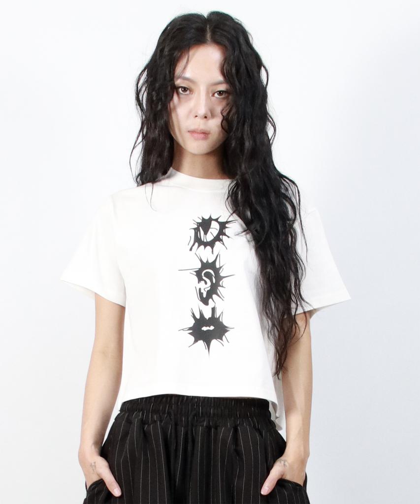Deumakeu Eerie Graphic Crop Short Sleeve Tee White