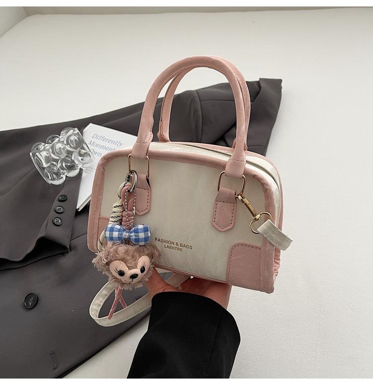 Retro Small Bag Women's Autumn and Winter Versatile 2025 New Fashion Shoulder Messenger Bag Women's Portable Commuter Pillow Bag