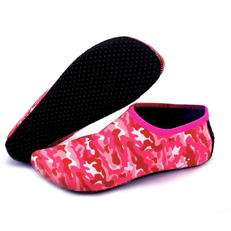 Unisex Beach Socks: Non-Slip, Soft Sole Swimming & Snorkeling Shoes for Men, Women & Kids - Ideal for Diving, Wading, and Stream Tracing.