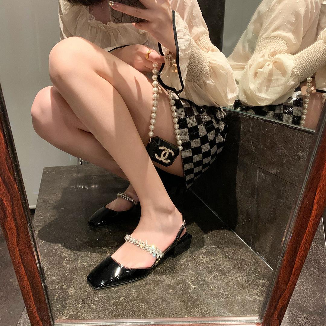 

Qiangshengda 2025 square head microfiber leather rhinestone rear empty thick heel sandals female Mary Jane comfortable 35