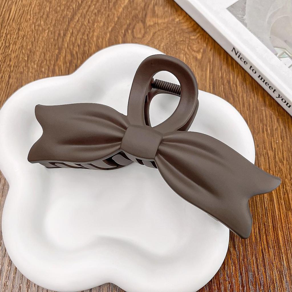 Milk Tea Color Large Hair Claw - Korean Style Fashionable Hollow Out Shark Clip for Women's Updos