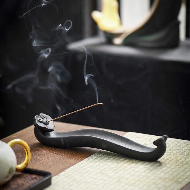 Black Pottery Lotus Leaf & Flower Ceramic Incense Holder - Creative Ruyi Buddha Design for Home Decor