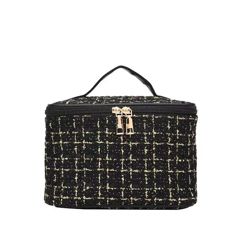 Korean-style Large-Capacity Cosmetic Bag, Niche Design Portable Makeup Case with Handles, Cute Toiletry Organizer for Travel