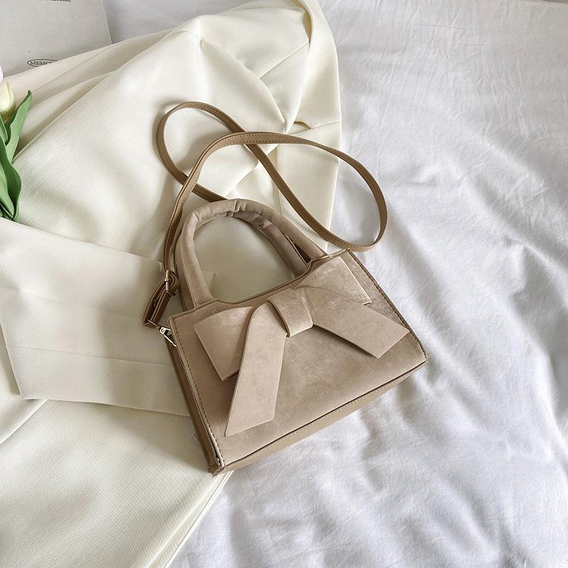 

Early spring explosion portable small bag women 2025 new temperament simple shoulder bag foreign style pink messenger small square bag хаки