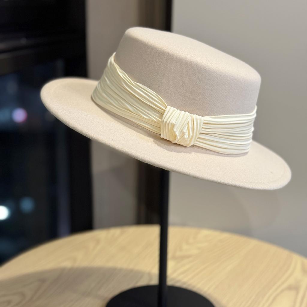 Chapeau haut de forme en laine française à ruban doré pour femmes Automne et Hiver Chaud Luxe Léger Chapeau de jazz Chaud Chapeau de mode rétro français