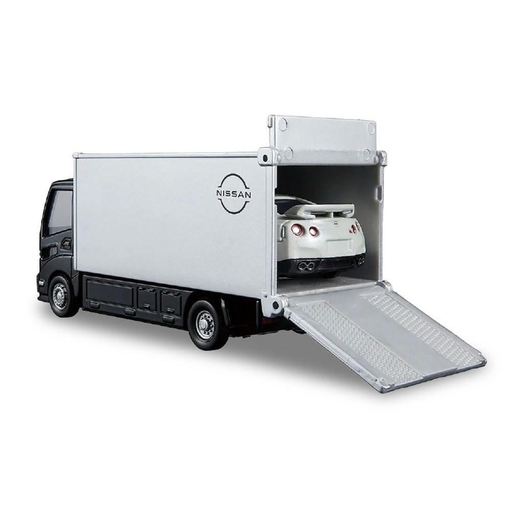 Tomica Premium Transporter Nissan GT-R Miniature Car