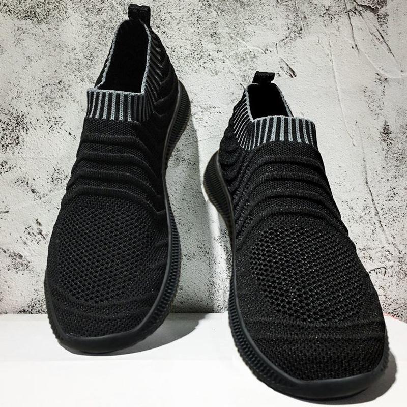 Fashion Summer Breathable Men Casual Shoes Lightweight Outdoor Male Walking Shoes Anti-slip Man Sneakers Slip On Flats Vulcanized Shoes