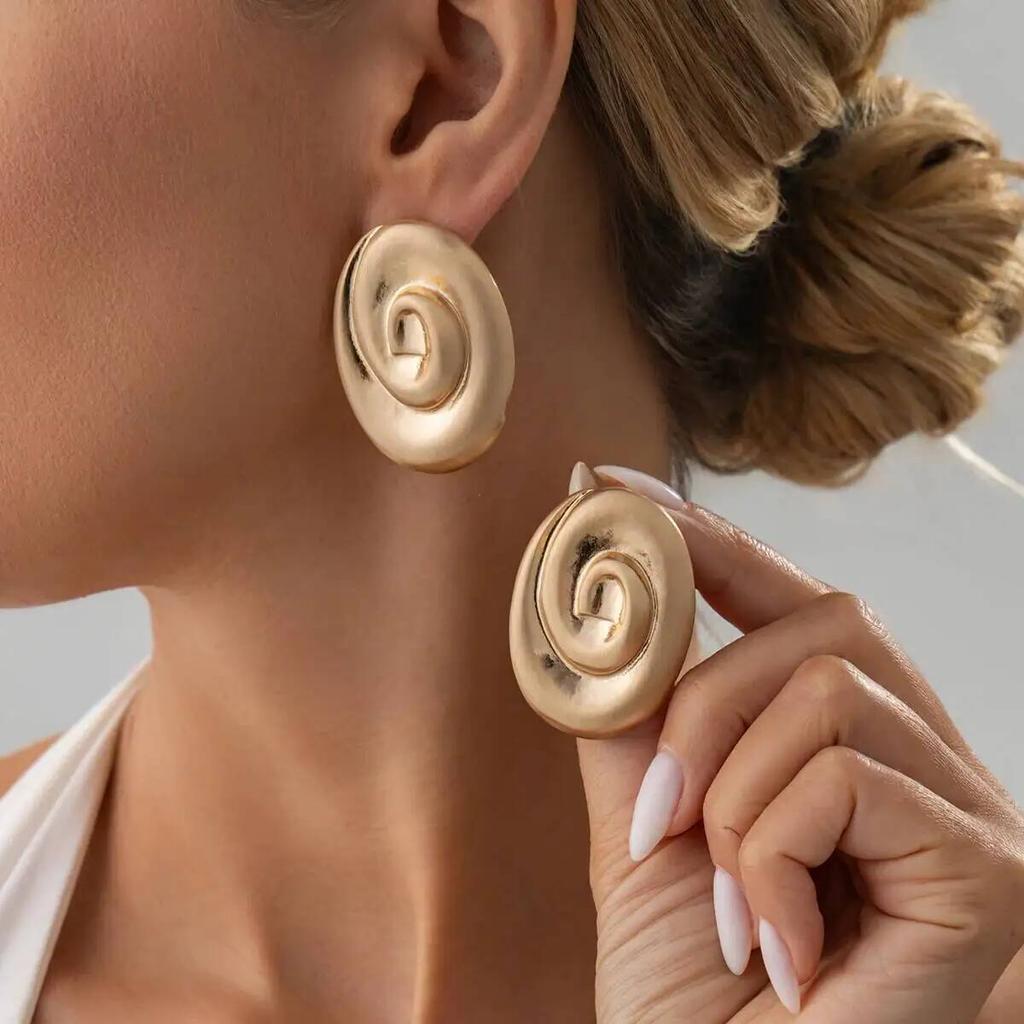 SHIXIN Vintage Gold Color Spiral Texture Stud Earrings for Women Exaggerated Metal Glossy Thick Charm Piercing Ear Jewelry Gift