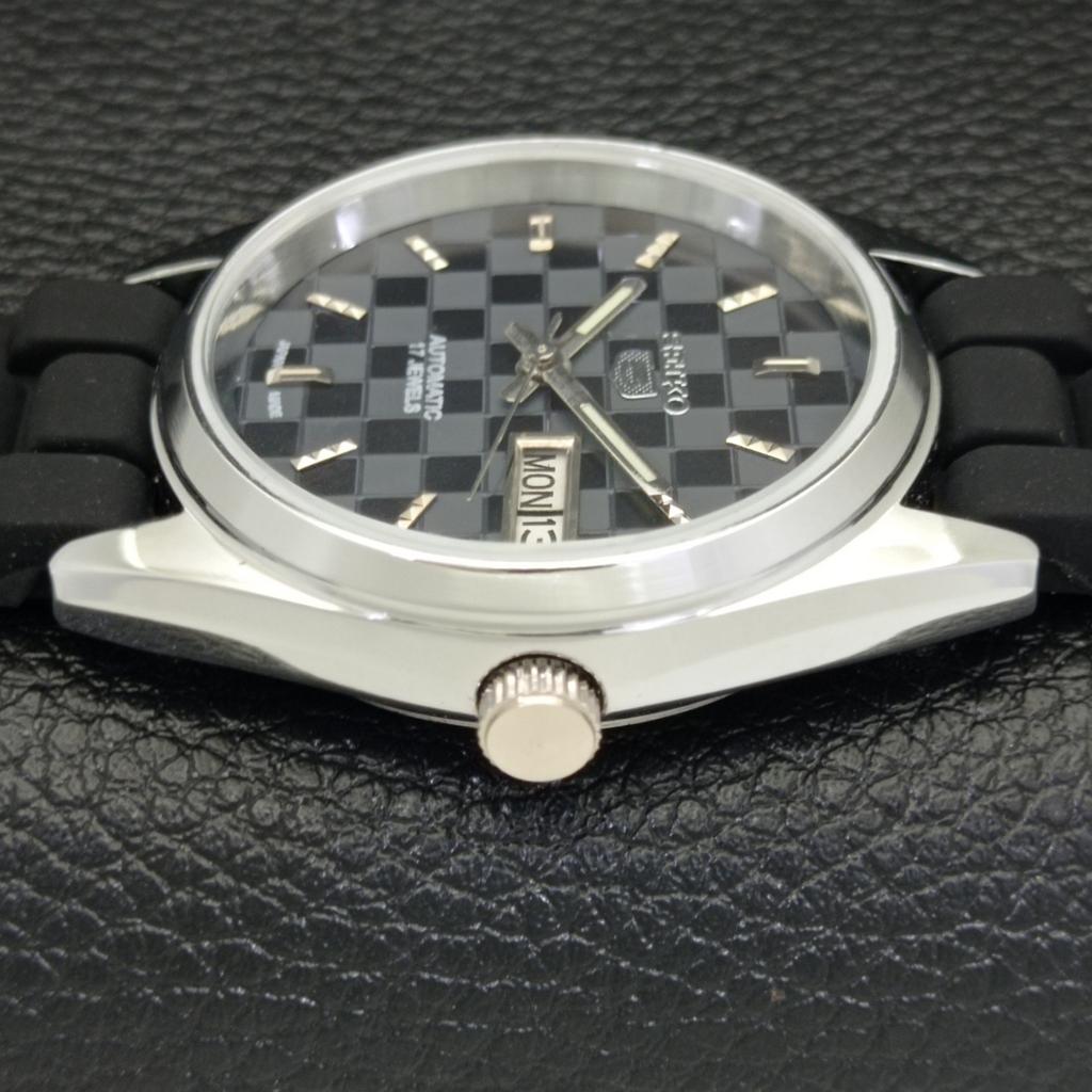 REFURBISHED AUTOMATIC SEIKO 5 MENS WATCH JAPAN MADE BLACK DIAL CUSTOM A440089-2 QV90-a440089