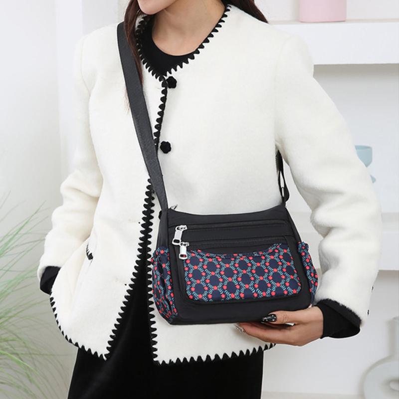 Mote Ny Middelaldrende Mamma-veske Stor kapasitet Trykt Flerlags Skulderveske Lett Casual Joker Dame Crossbody-veske