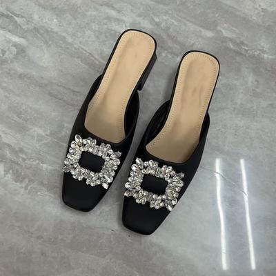 Chaussures pour femmes Mode Baotou Pantoufles pour femmes Vente chaude Pantoufles de robe en cristal Femmes Talons solides de haute qualité Femmes